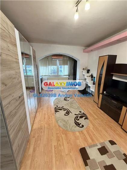 Apartament cu 3 camere semidecomandat, mobilat în Berceni