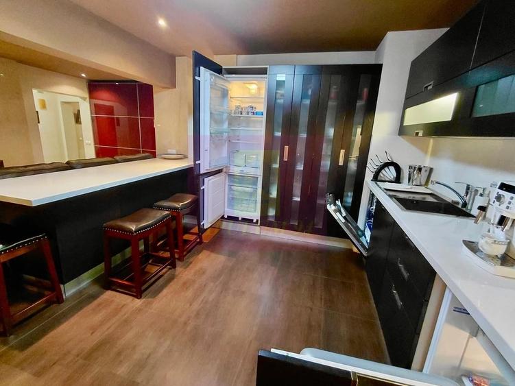 Apartament cu 4 camere decomandat în 13 Septembrie