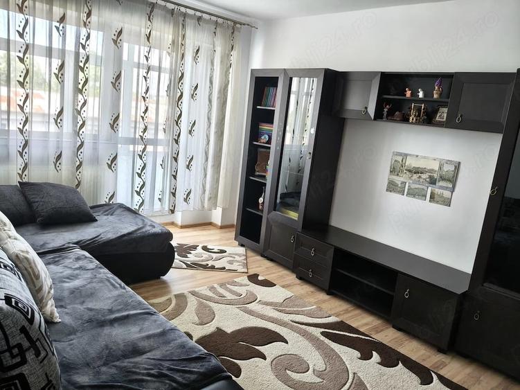 Apartament cu 2 camere decomandat în Rovine