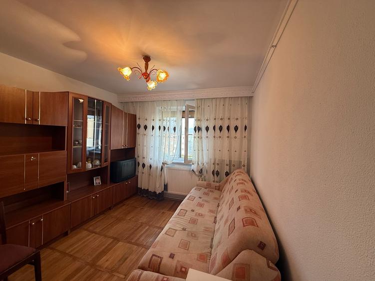 Apartament cu 2 camere semidecomandat în Dacia