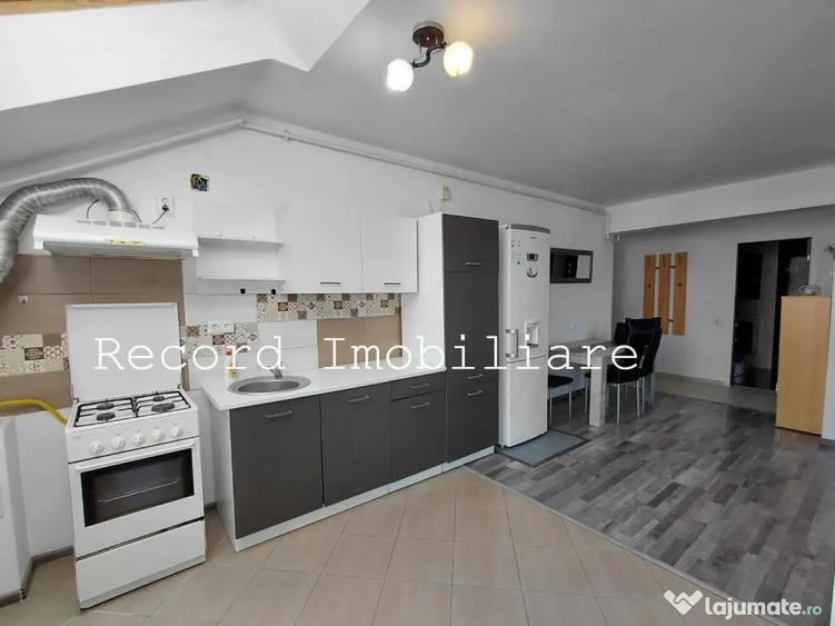 Apartament cu 3 camere semidecomandat în Florești