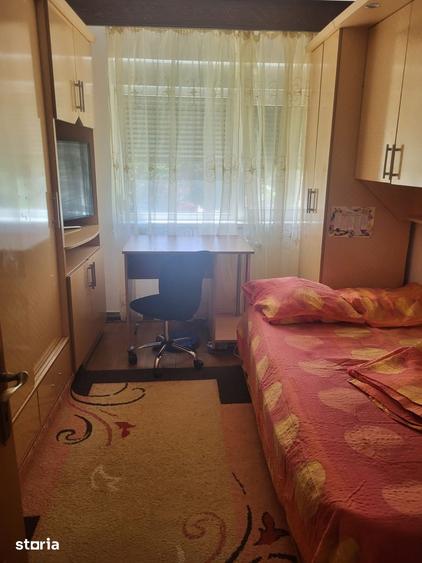 Apartament cu 3 camere decomandat în Mangalia