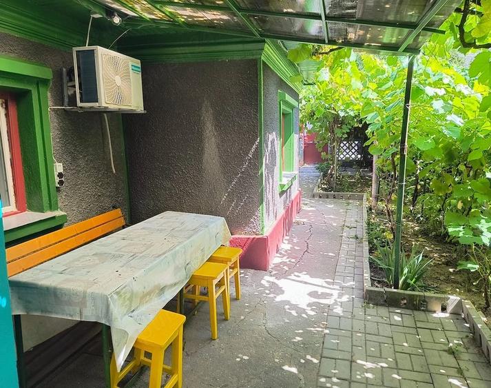 Casă cu 2 camere cu Teren 80 Mp în Colentina