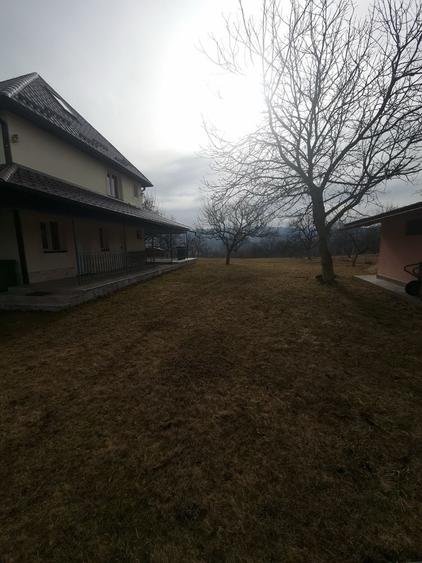 Casă cu 4 camere în Râșca