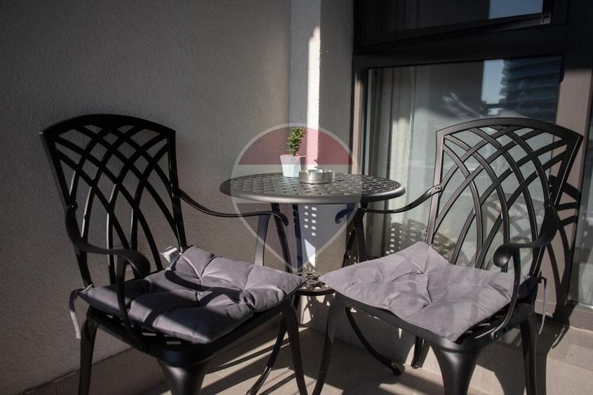 Apartament cu 2 camere semidecomandat, mobilat în Nord