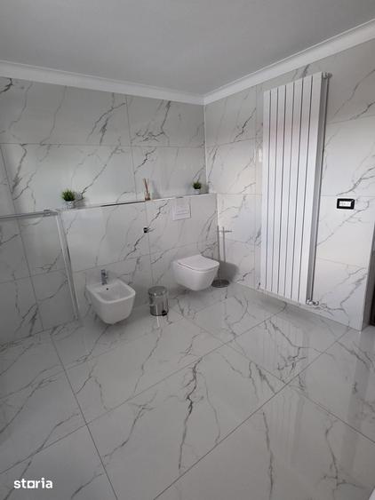 Casă cu 5 camere cu Teren 467 Mp în Central