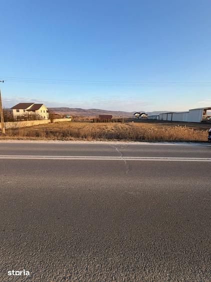Teren de 1000 mp, în Buhoci