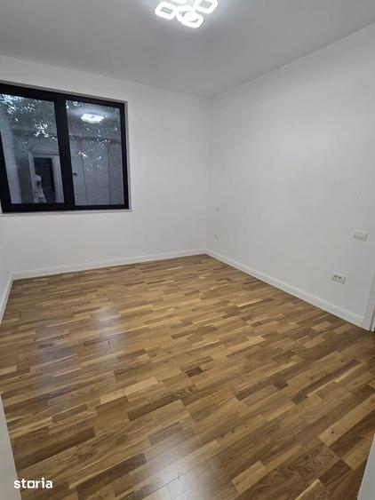 Casă cu 5 camere cu Teren 200 Mp în Central