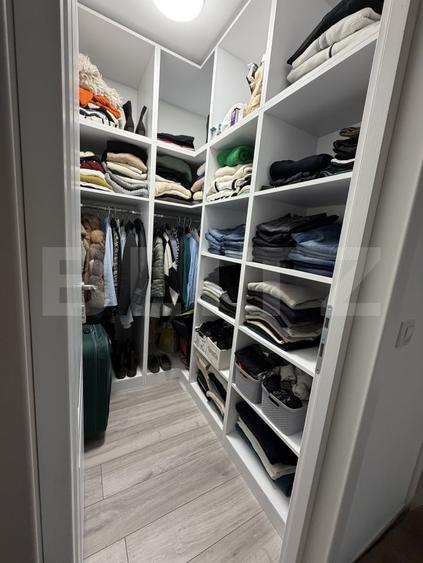 Apartament cu 3 camere semidecomandat, mobilat în Independenței