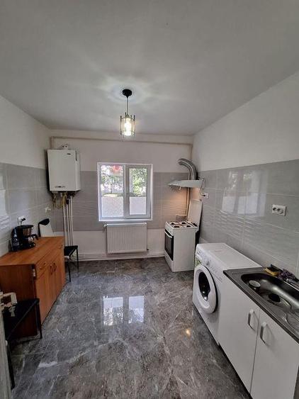 Apartament cu 3 camere decomandat în Mircea cel Bătrân