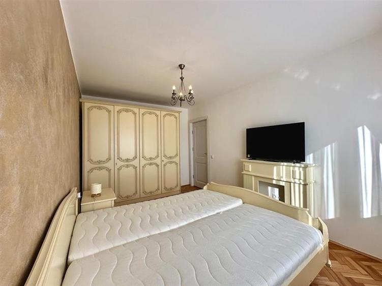 Apartament cu 4 camere semidecomandat, mobilat în Gheorgheni