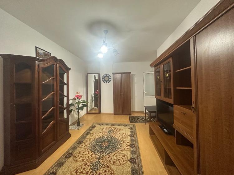 Garsonieră în Vest