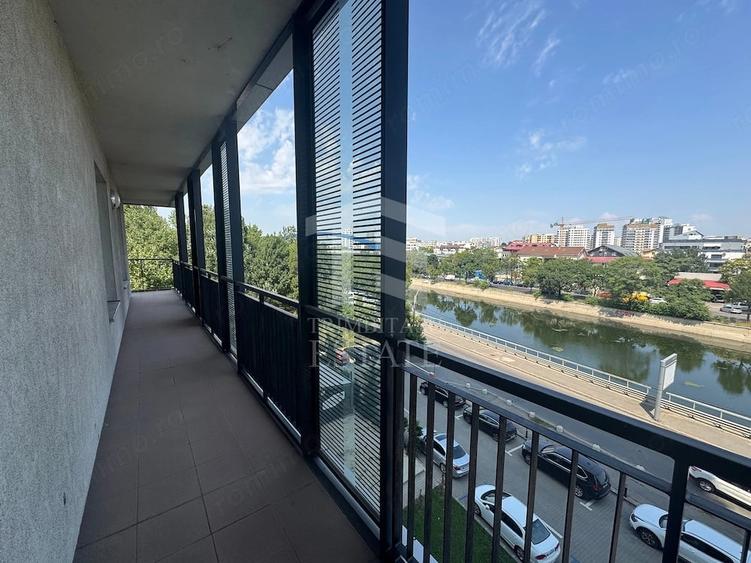 Apartament cu 3 camere decomandat în Splaiul Unirii