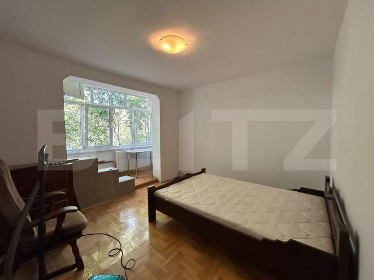 Apartament cu 2 camere semidecomandat, mobilat în Semicentral