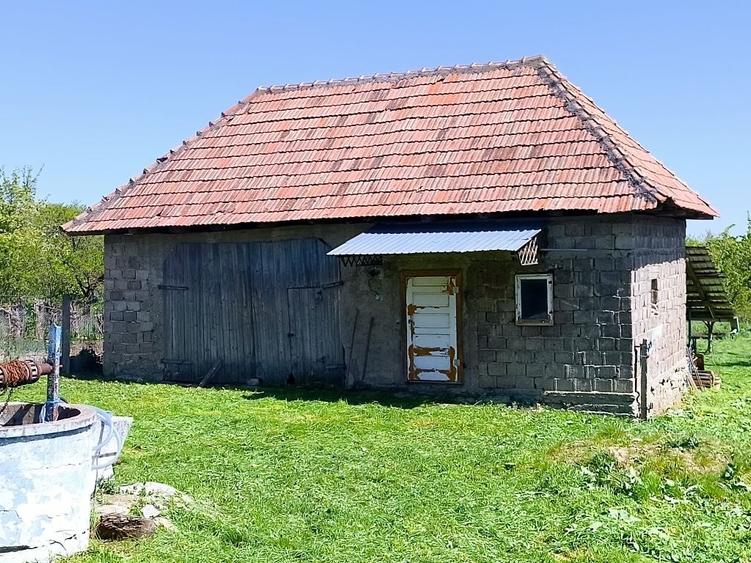Casă cu 3 camere în Ceanu Mic