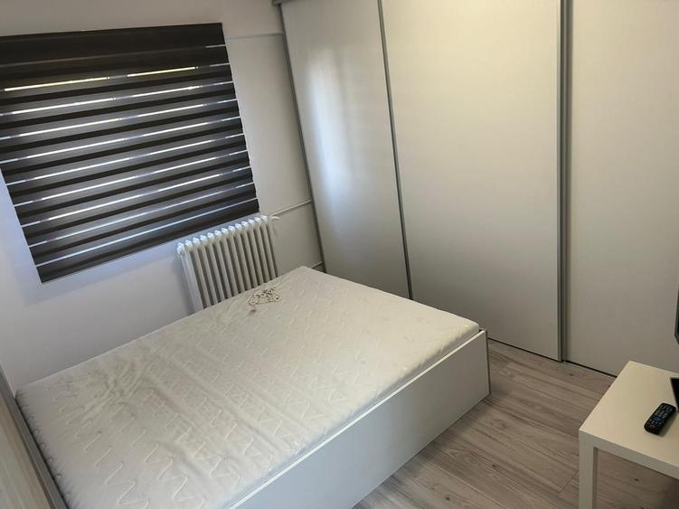 Vand apartament  3 camere - 4