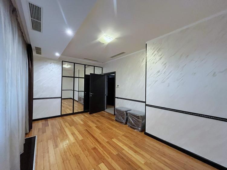 Apartament cu 3 camere semidecomandat în Primăverii