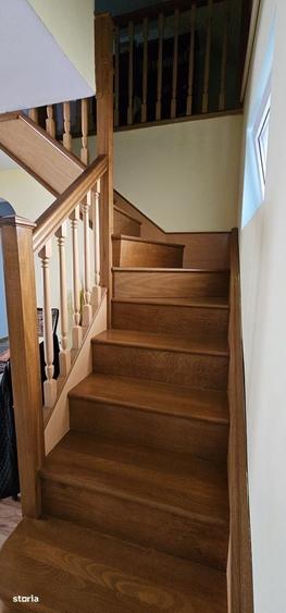 Casă cu 4 camere în Coman