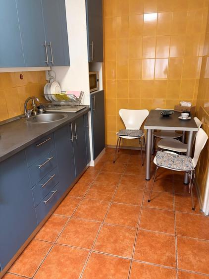 Apartament cu 3 camere decomandat în Tineretului