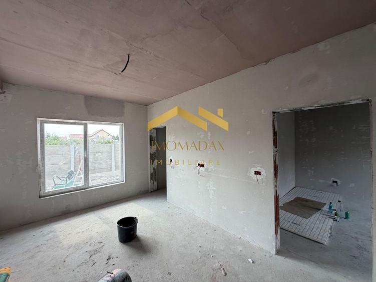 Duplex cu 3 camere cu Canalizare în Sânmihaiu Român