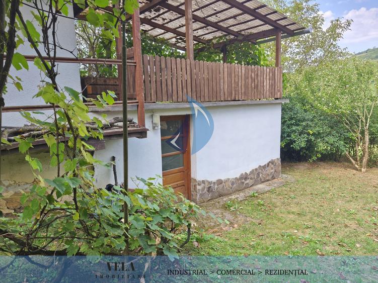 Casă individuală cu 3 camere cu Teren 1680 Mp în Est