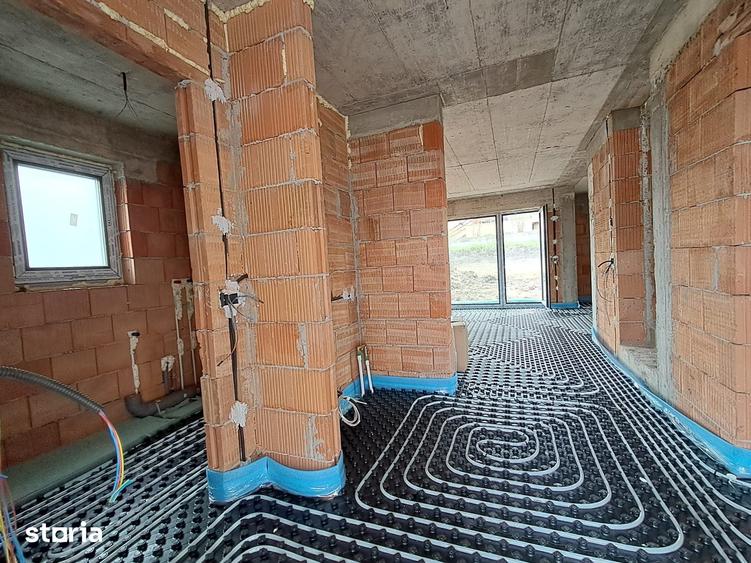 Casă cu 5 camere cu Teren 500 Mp în Chinteni