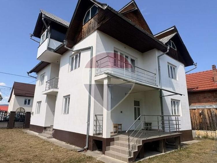 Casă individuală cu 6 camere cu Teren 669 Mp în Ocna Șugatag
