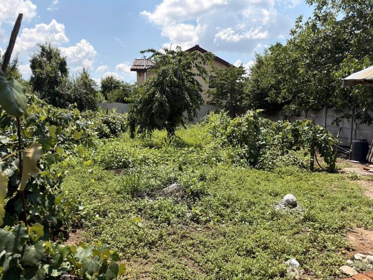 Casă individuală cu 4 camere cu Canalizare în Leu