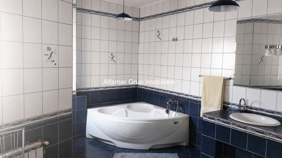 Casă individuală cu 9 camere cu Canalizare în Cotroceni