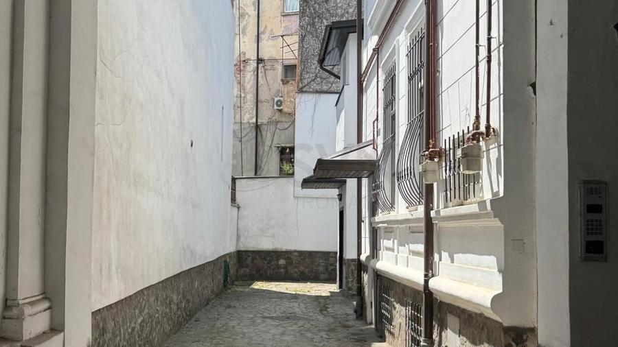 Garsonieră decomandată în Cișmigiu