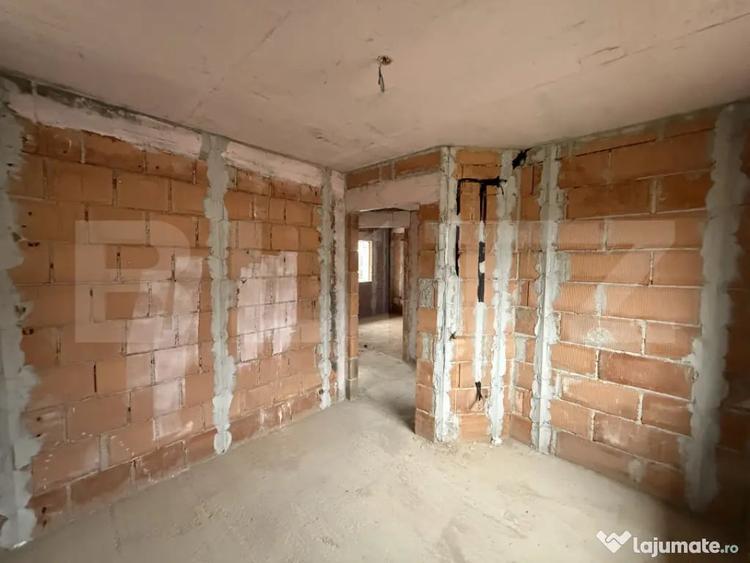 Casă cu 4 camere cu Teren 252 Mp în Central