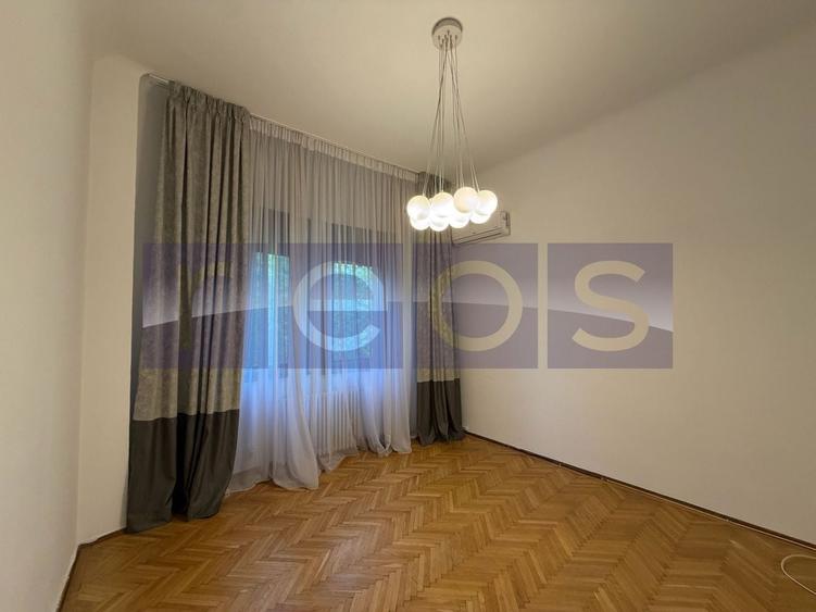 Apartament cu 4 camere în Primăverii