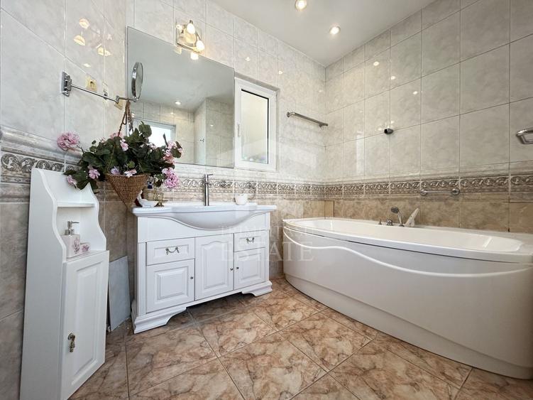 Apartament cu 3 camere decomandat în Ultracentral