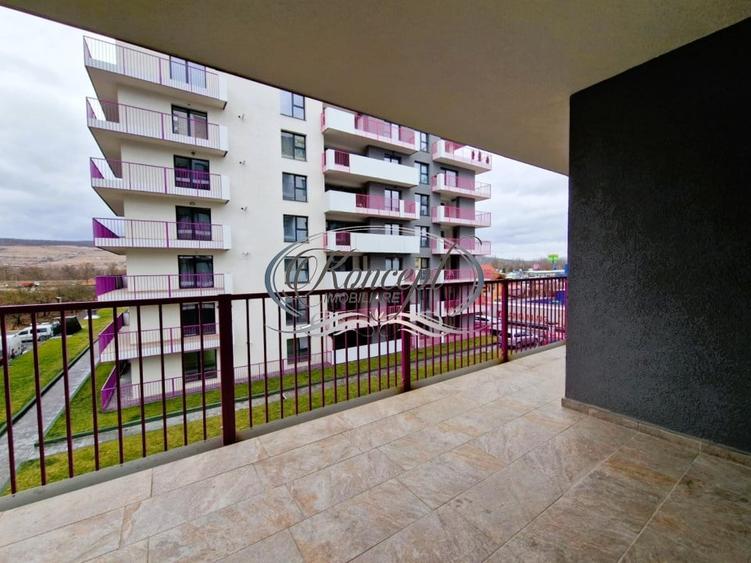 Apartament cu 2 camere semidecomandat, mobilat în Florești