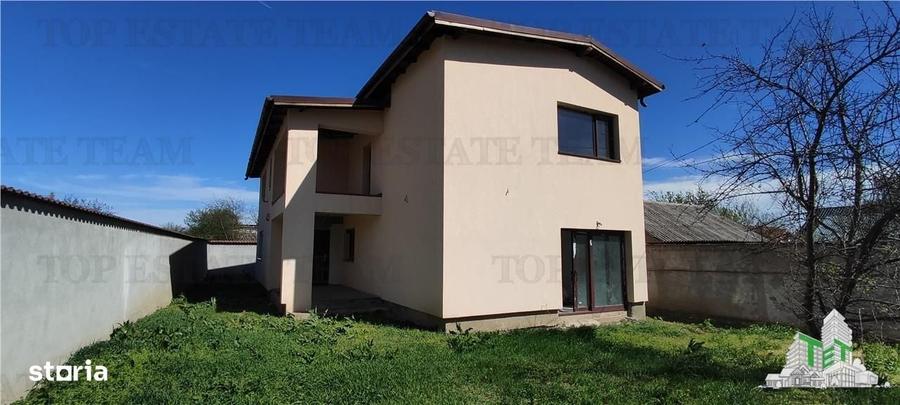 Casă cu 4 camere în Tamași