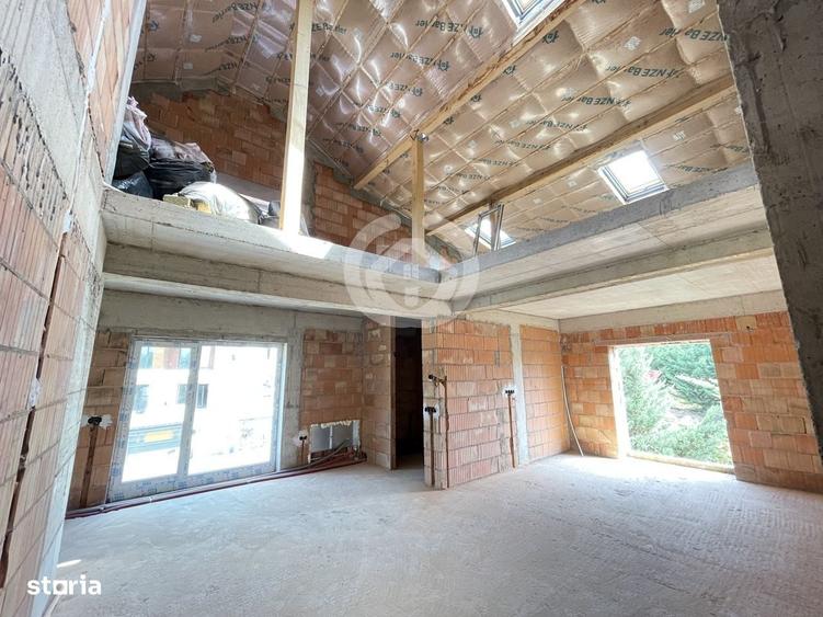 Apartament cu 4 camere în Cristian