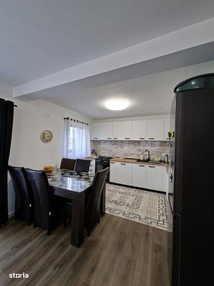 Casă cu 4 camere cu Teren 500 Mp în Ferneziu