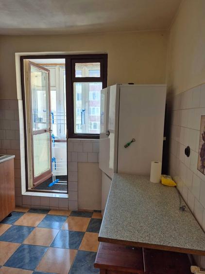 Apartament cu 2 camere semidecomandat în Griviței