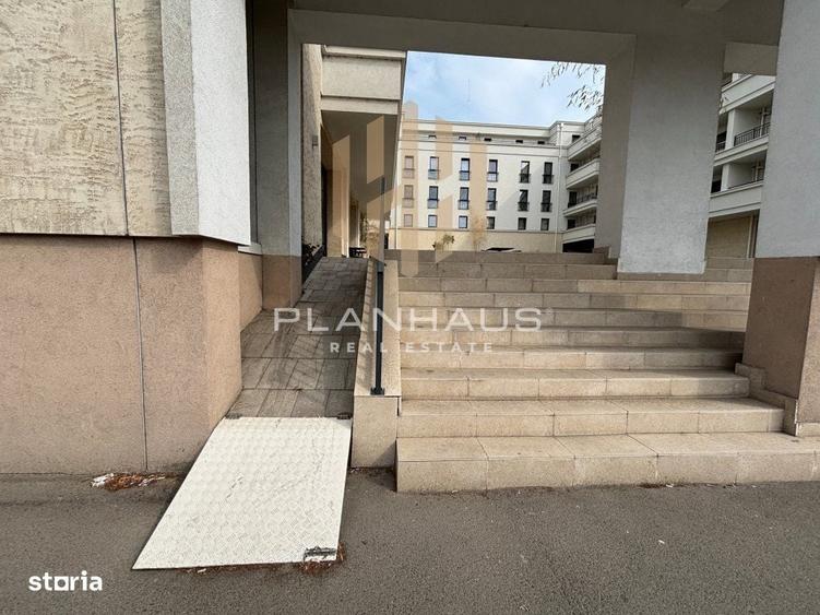 Spațiu comercial, de 215 mp, în Central