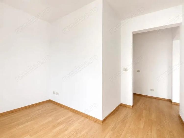 Apartament cu 3 camere semidecomandat în Mărăței