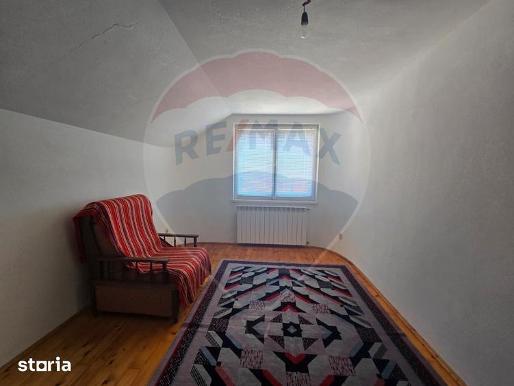 Casă cu 7 camere cu Teren 5175 Mp în Vințu de Jos