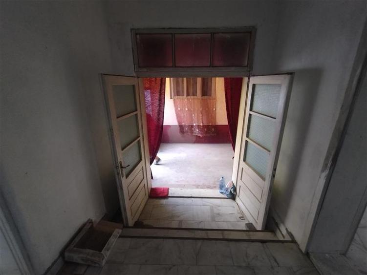 Casă individuală cu 7 camere cu Teren 540 Mp în Berliște