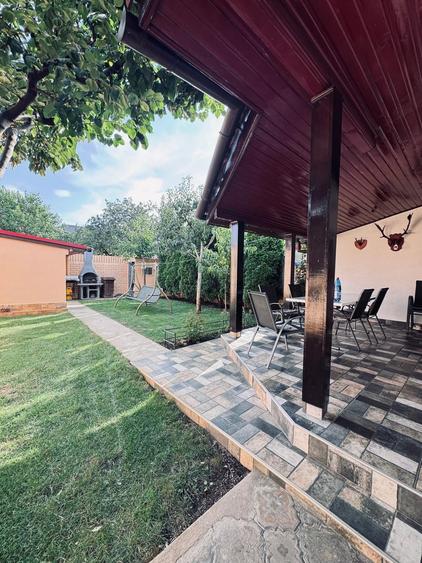 Casă individuală cu 5 camere cu Canalizare în Fratelia