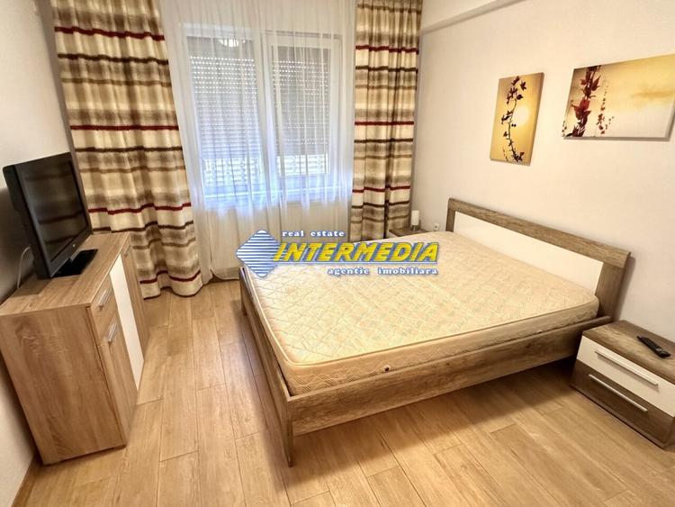Apartament cu 3 camere decomandat, mobilat în Cetate