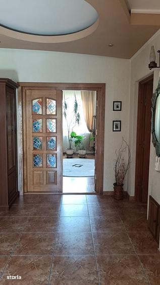Casă cu 4 camere cu Teren 958 Mp în Central