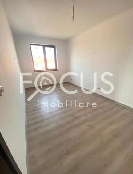 Apartament cu 3 camere semidecomandat în Remetea Mare