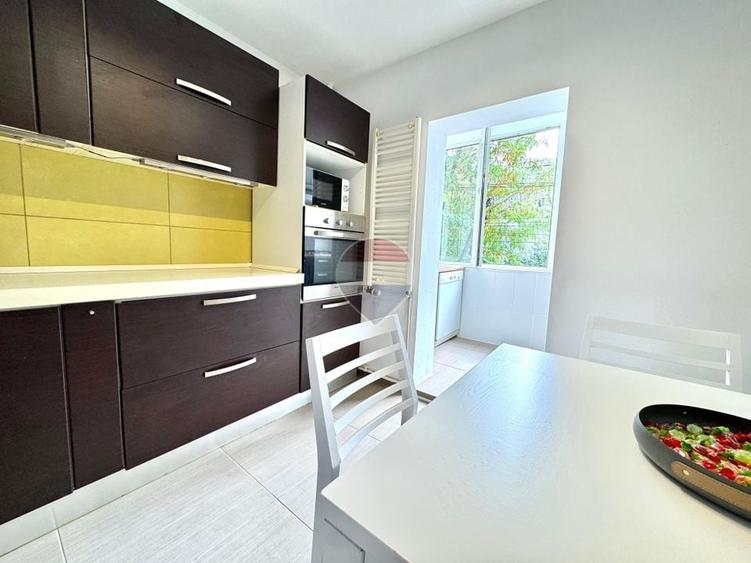 Apartament de închiriat 2 camere etaj 1 str Doina - 6