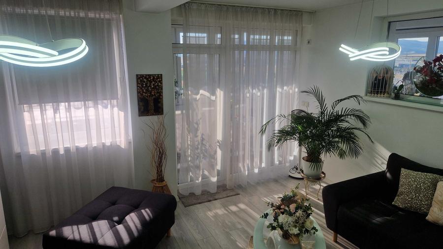 Apartament cu 2 camere decomandat în Central
