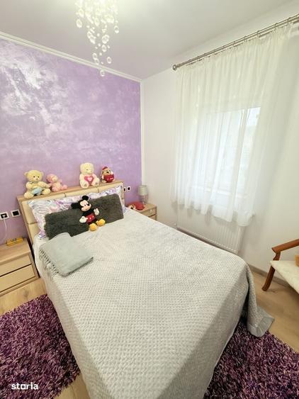 Casă cu 4 camere cu Teren 1035 Mp în Curtești
