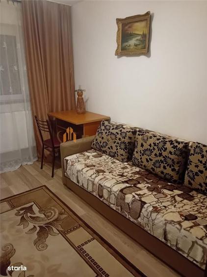 Apartament cu 3 camere semidecomandat în Alexandru cel Bun